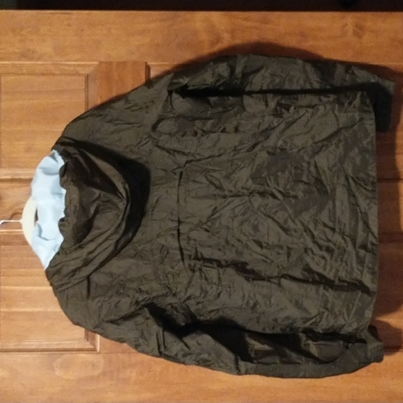 Columbia women's size M waterproof packable hooded coat - Picture 13 of 14